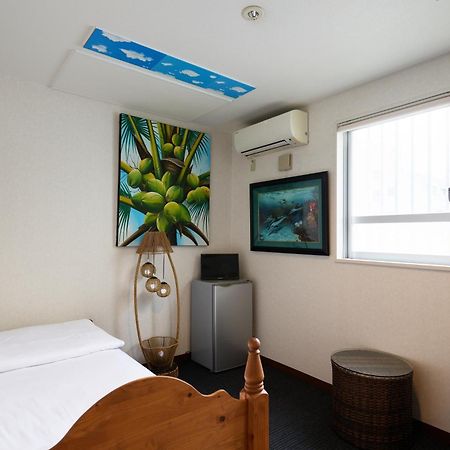 Guest House Grand Naha Esterno foto